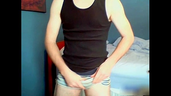 Twink Aaron masturbating off to a web gay porno