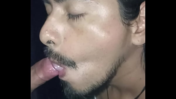 GloryHole disfrutando de una rica verga dura cabezona