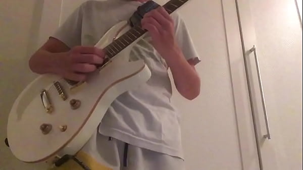 novinho socialista fodendo guitarra de 18