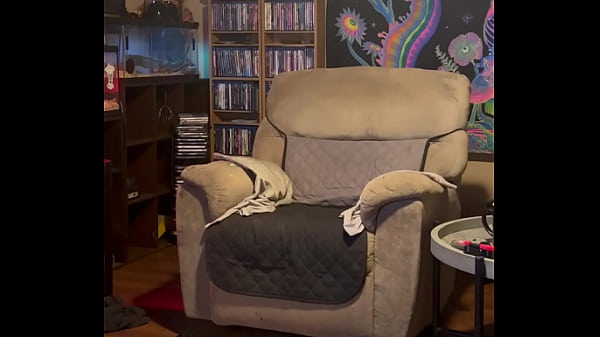 Slave johnny exposing in woman’s clothes  his strait male body