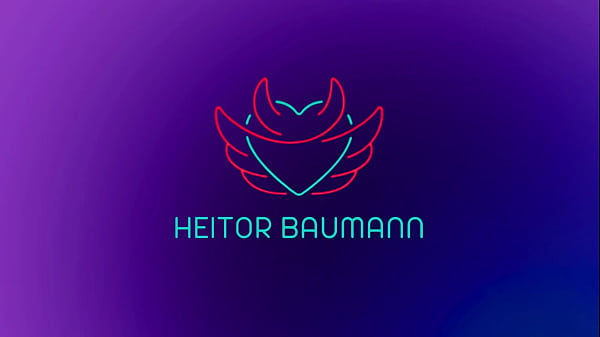 Gritando com o pau atolado no cuzinho